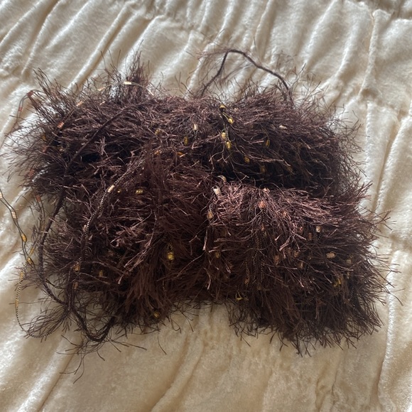 Huge Bundle of fancy yarn- Bernard-Lion Brand- - Picture 6 of 10